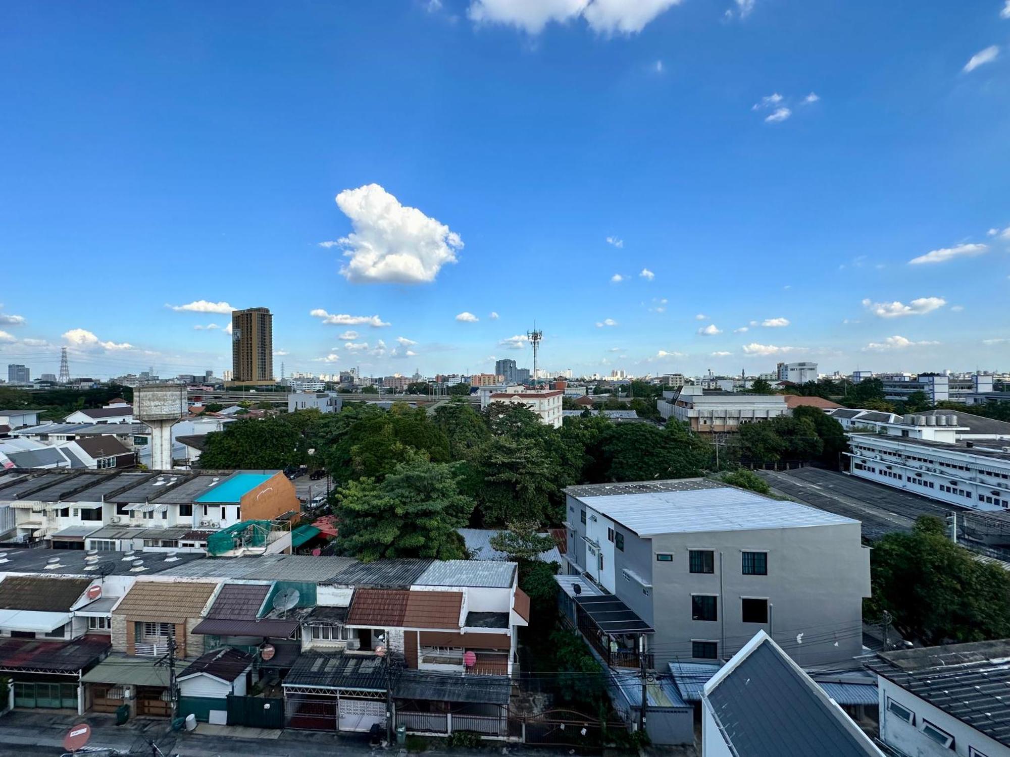 Town Sukhumvit 71 Apartment Bangkok Luaran gambar